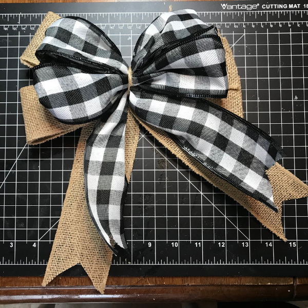 Create Your own Holiday Bows with a Bowdabra