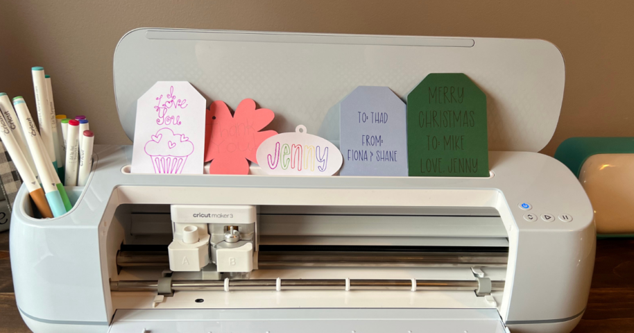 step-by-step-guide-of-how-to-write-on-gift-tags-with-cricut